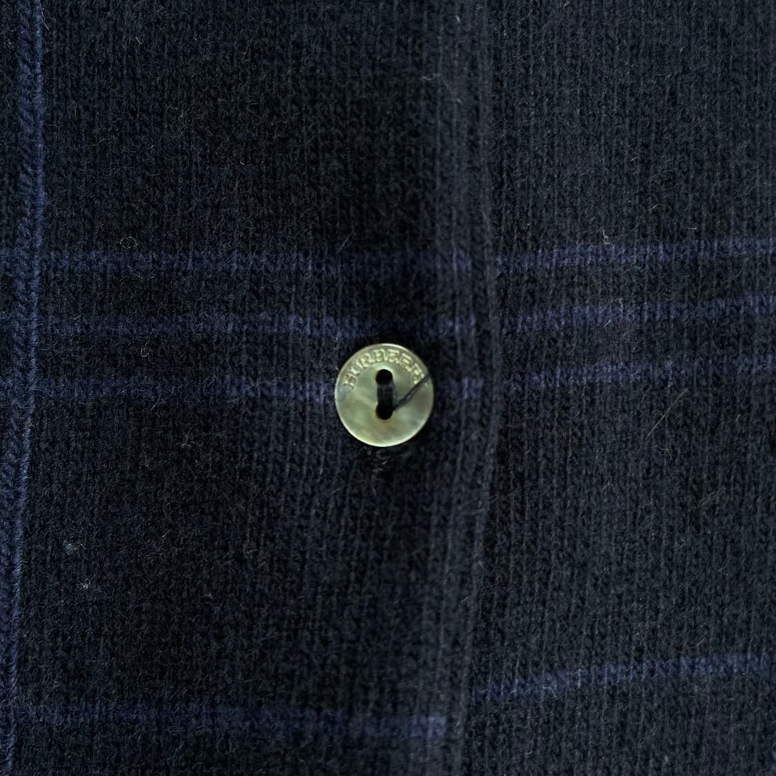 Burberry  버버리 노바체크 각인 울 라운드 가디건 상품이미지3