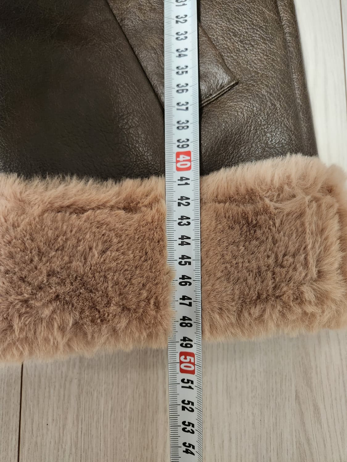 MUYBIEN 크롭 무스탕 사이즈F

얼핏보면 거의 새거처럼 관리되어 있 상품이미지8