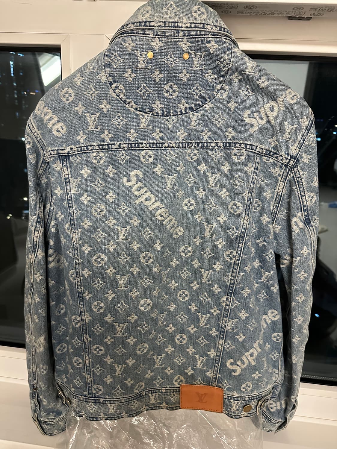 루이비통 슈프림 트러커 데님 자켓 50사이즈 상품이미지2