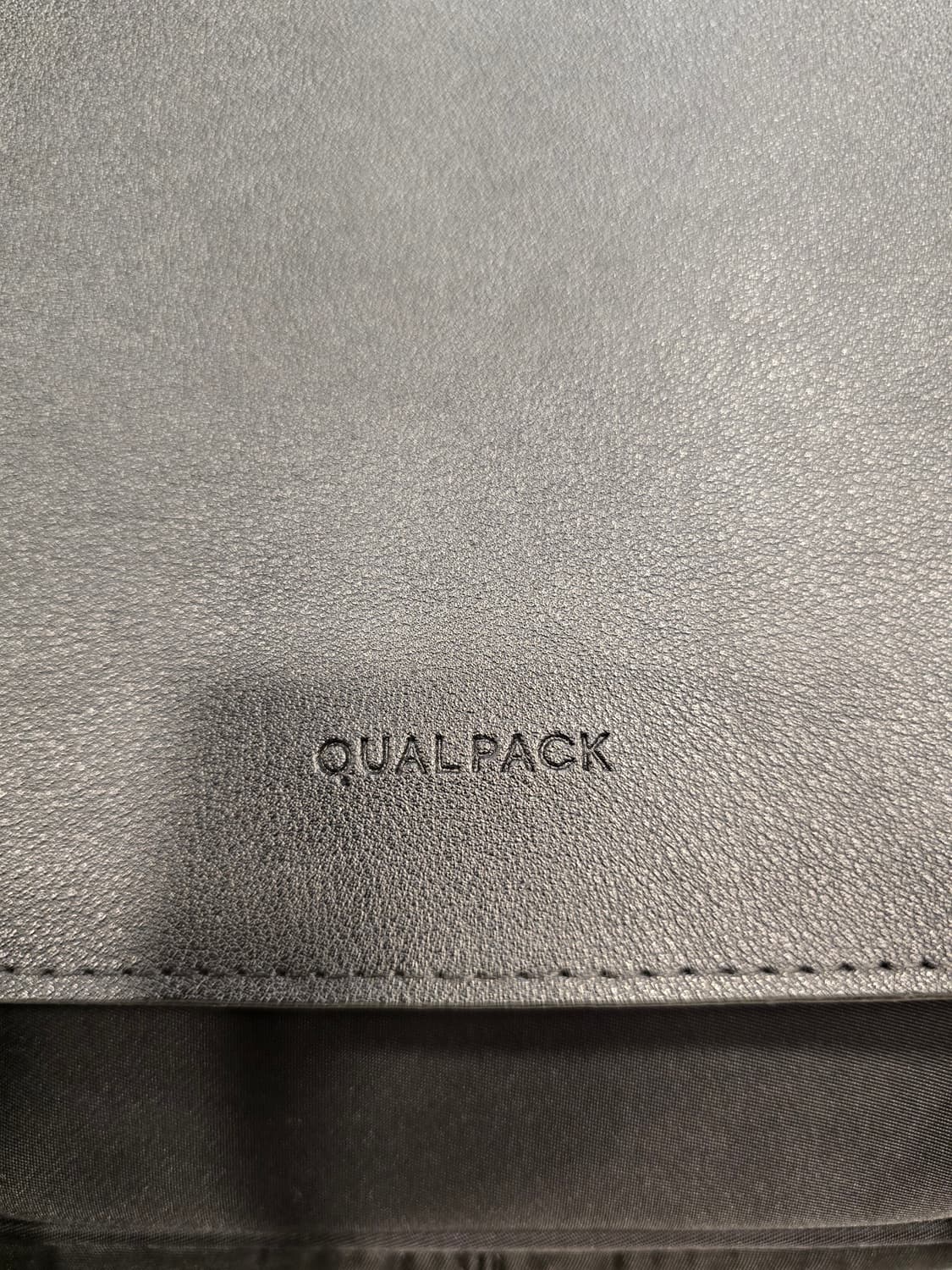 퀄팩 커렌트 레귤러 메신저백 숄더백 크로스백 블랙 상품이미지7