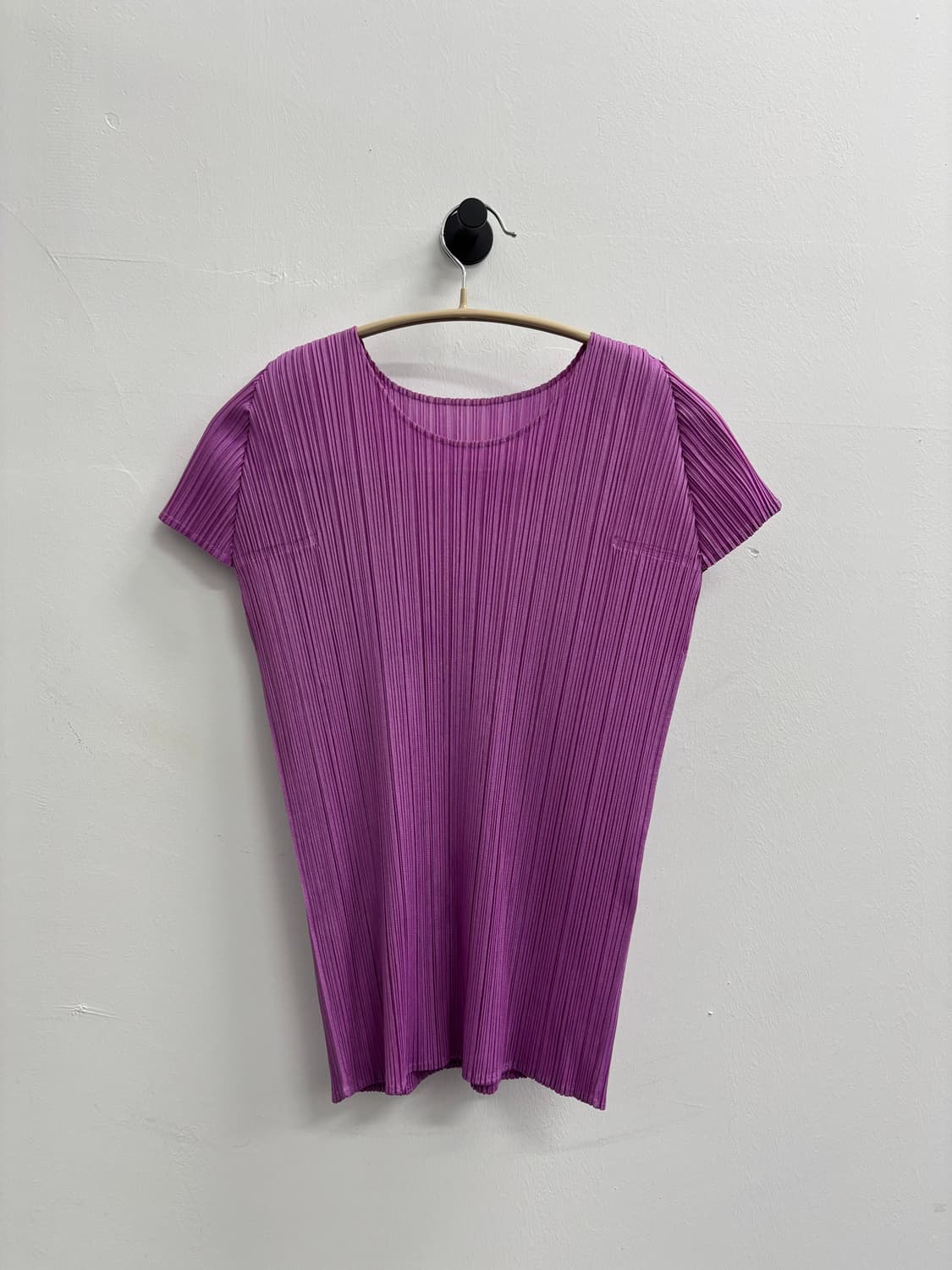 PLEATS PLEASE(플리츠 플리즈) 베이직 캡소매 플리츠 탑 상품이미지1