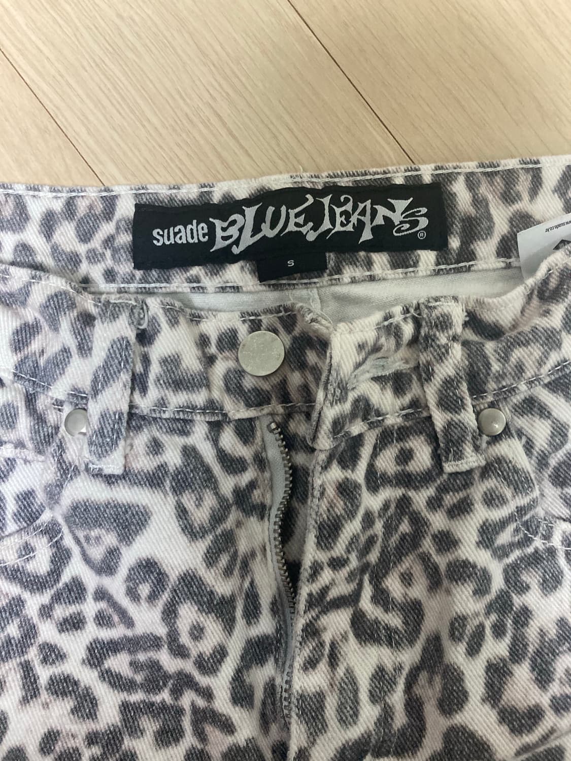 스웨이드 레오파드 진 아이보리 색 팝니다 상품이미지3