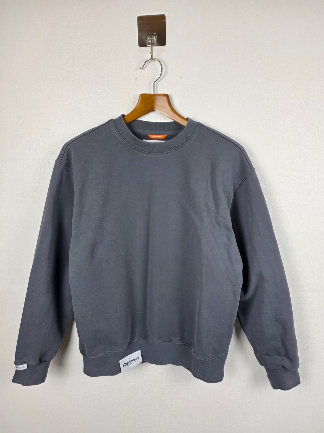 디스커버리 익스페디션 그라데이션 지구 로고 맨투맨 90 상품이미지2