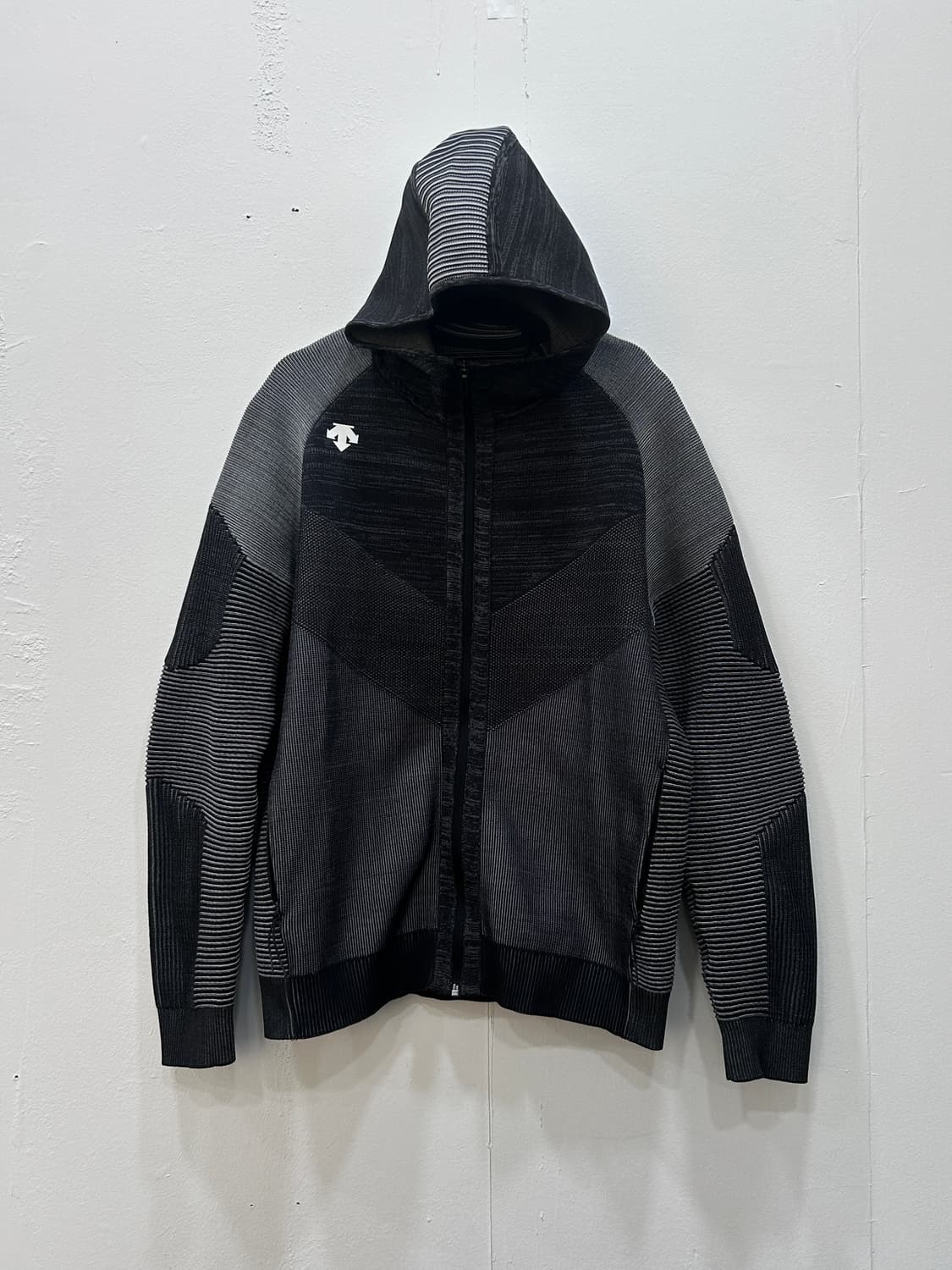 데상트 트레이닝 퓨전 플렉스 플리스 집업 자켓 남성 105 상품이미지3