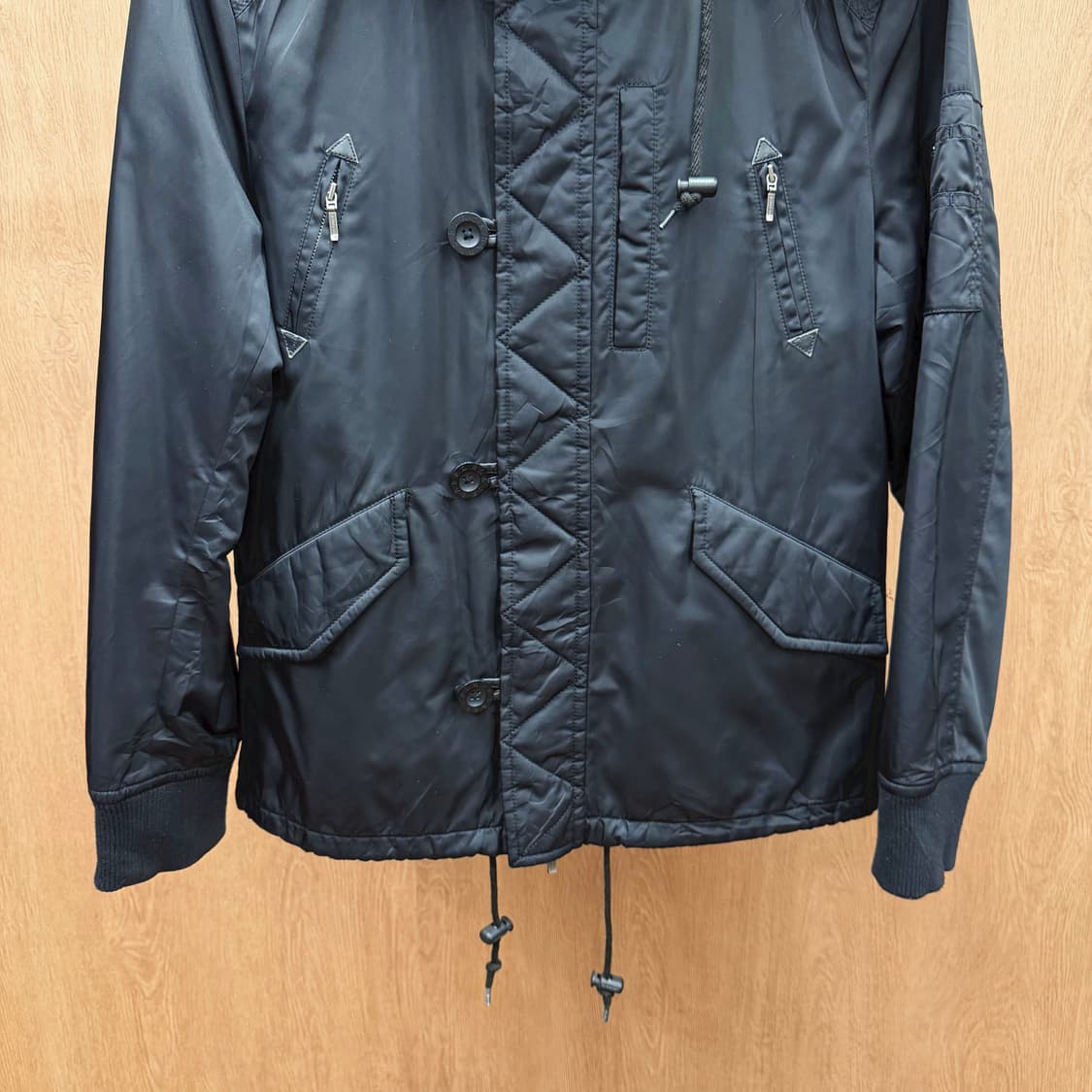 버버리 블랙라벨 패딩 자켓 퍼 후드 체크 안감 밑단 스트링 디테일 블랙 상품이미지5