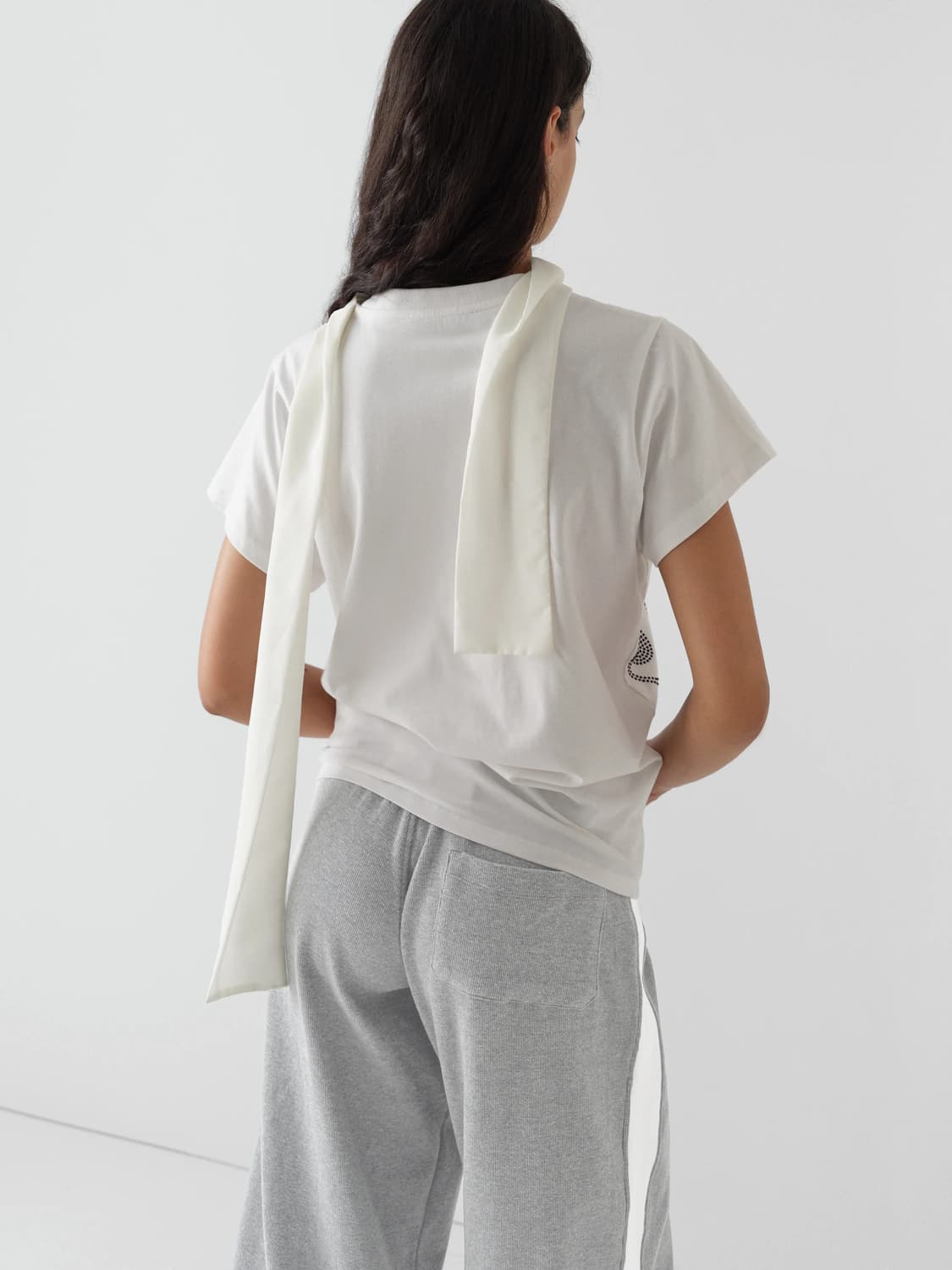 (XS,S,M) 기마구아스 Phoebe 스터드 티셔츠 상품이미지2