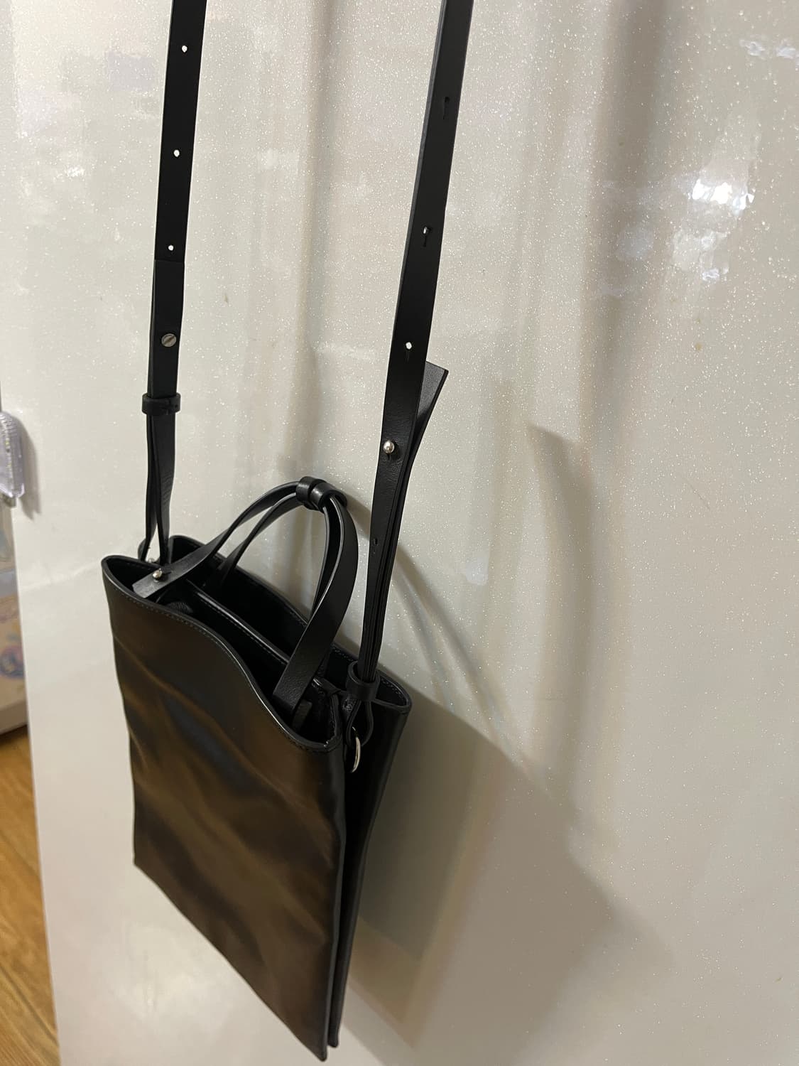 코스 가죽 크로스백 사코슈 상품이미지3