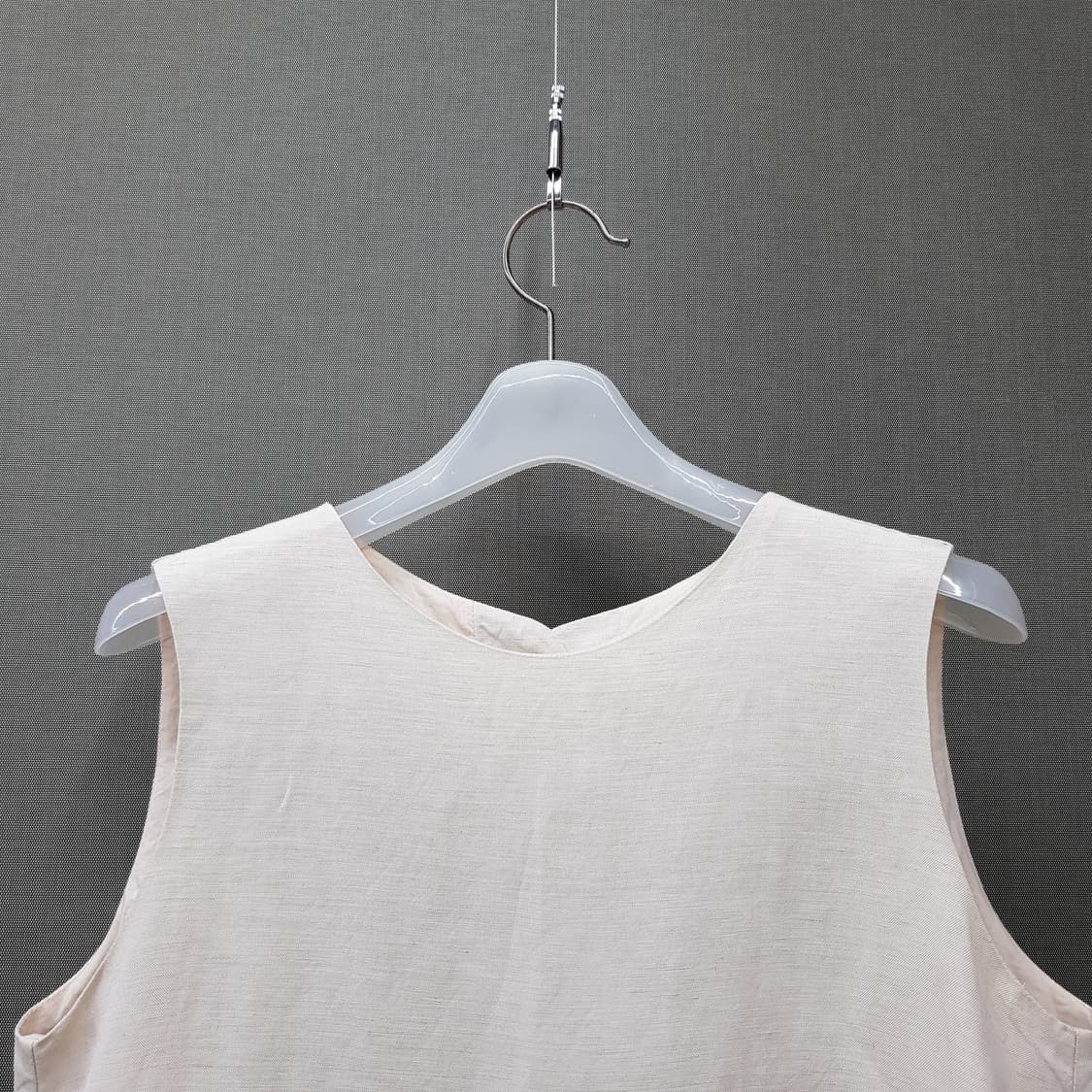 한섬 더캐시미어 2022 슬리브리스 블라우스 82-94-160사이즈 상품이미지2