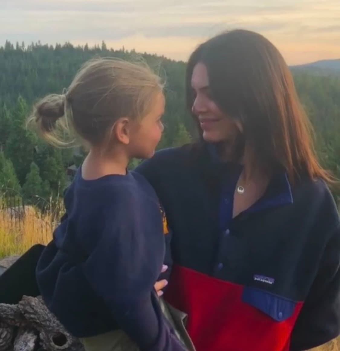 파타고니아 신칠라 2016FW 켄달 제너 상품이미지8