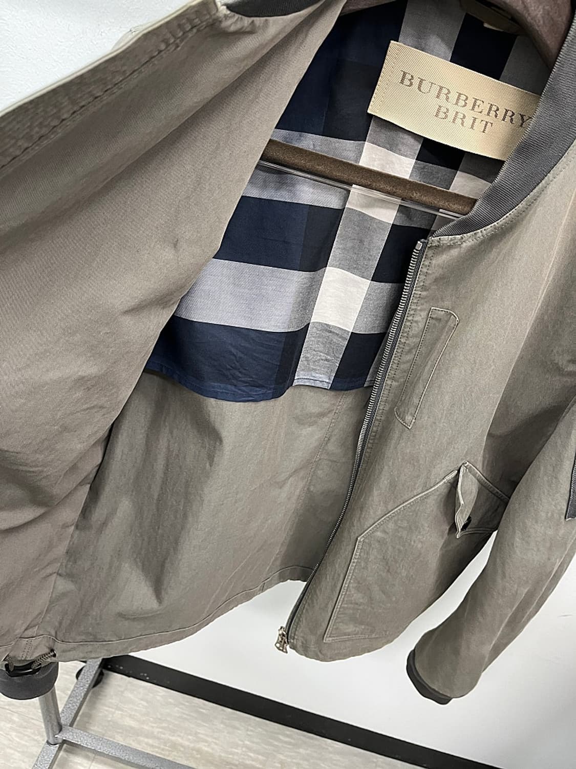 105-110) 버버리 브릿 가먼트 M-1 블루종  상품이미지5