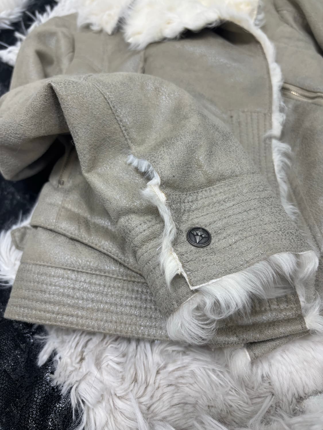 [00s] Fur Trimming Side Zip Detail Jacke 상품이미지2