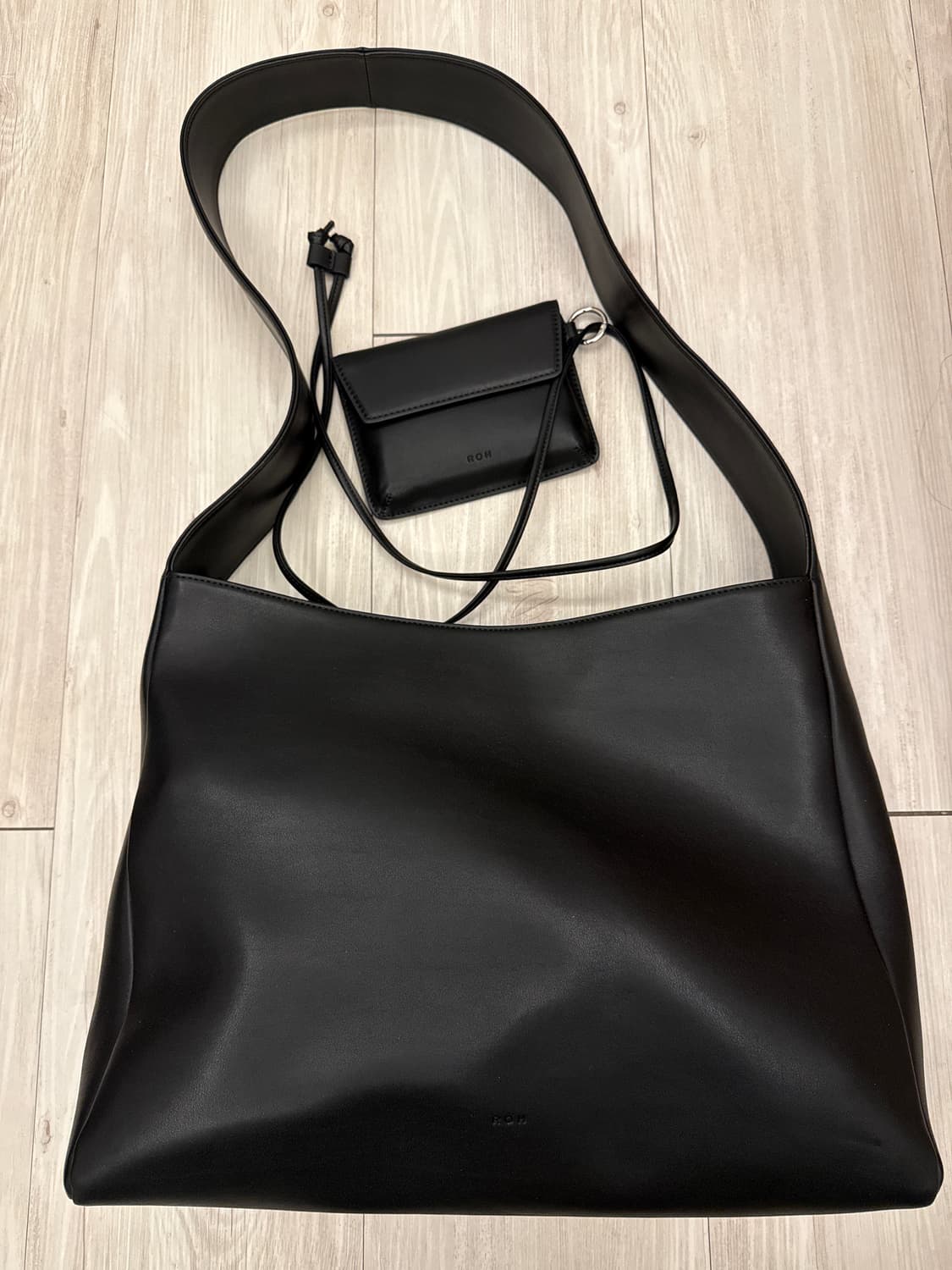 ROH 로서울 트로브백 블랙 극미중고 상품이미지1