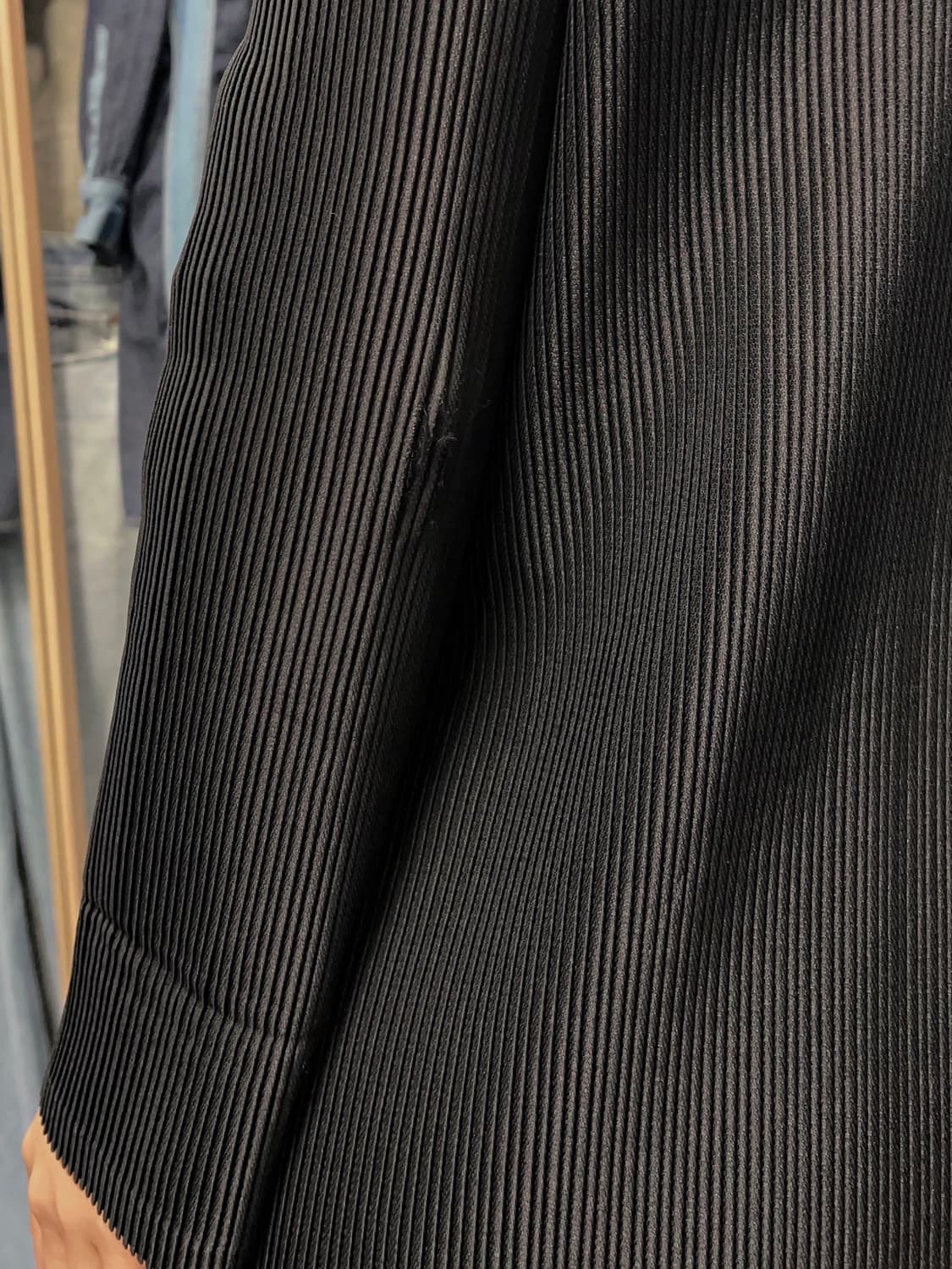 55 ) ISSEY MIYAKE Triacetate Pleats Coat 상품이미지4