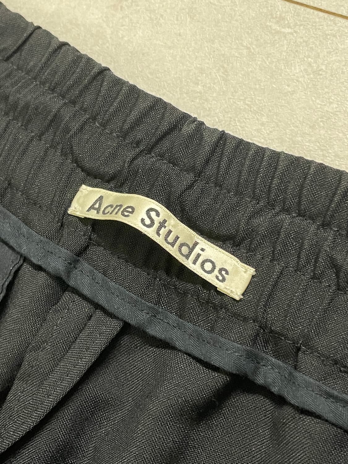 아크네 버뮤다 팬츠 상품이미지4