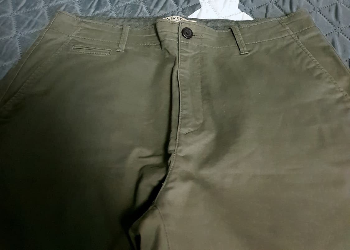 지오다노 컴포트 클래식 스판 테이퍼드 치노팬츠 카키 (32) 상품이미지2