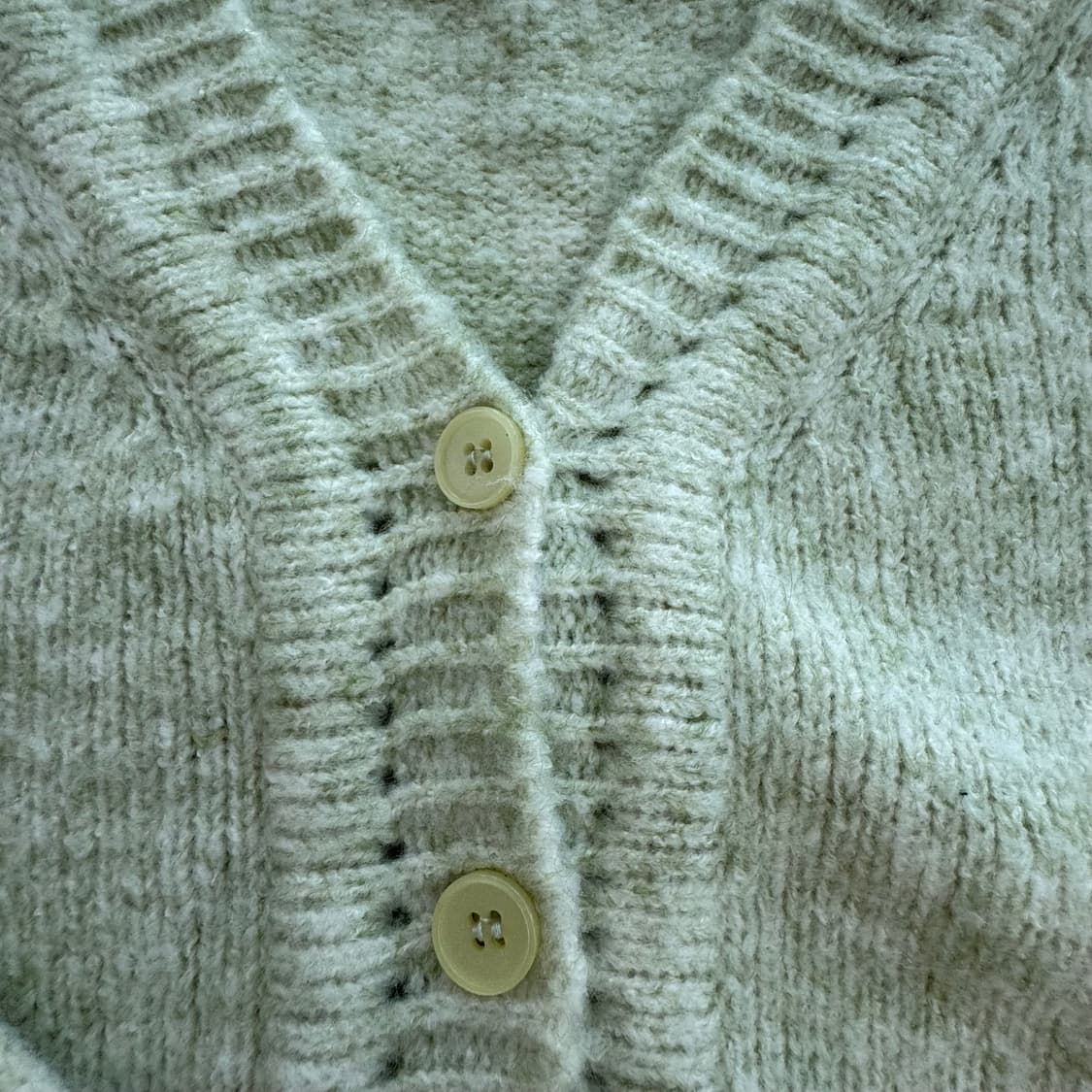 연두빛 브이넥 니트 가디건 상품이미지8