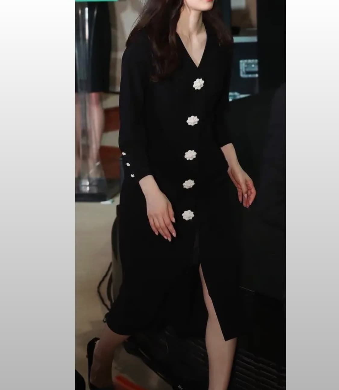 [55]미샤 브이넥 플라워 버튼 원피스 상품이미지2