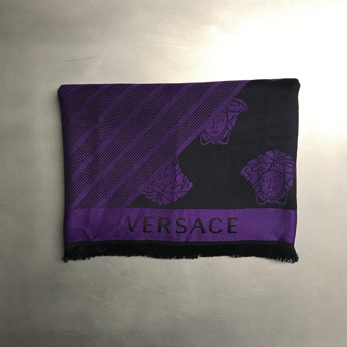 베르사체 메두사 머플러 퍼플 상품이미지2