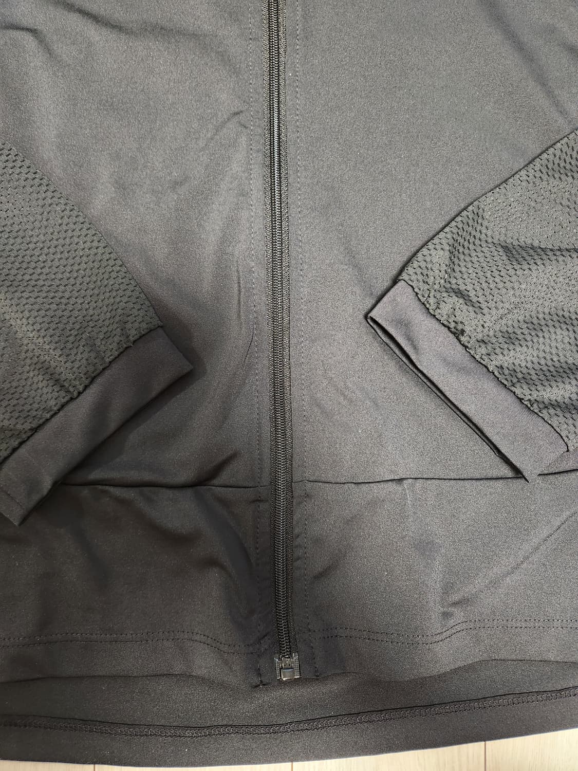 험멜 트레이닝 집업 져지 사이즈110

오염 하자없이 깨끗해요^^

세탁 상품이미지6