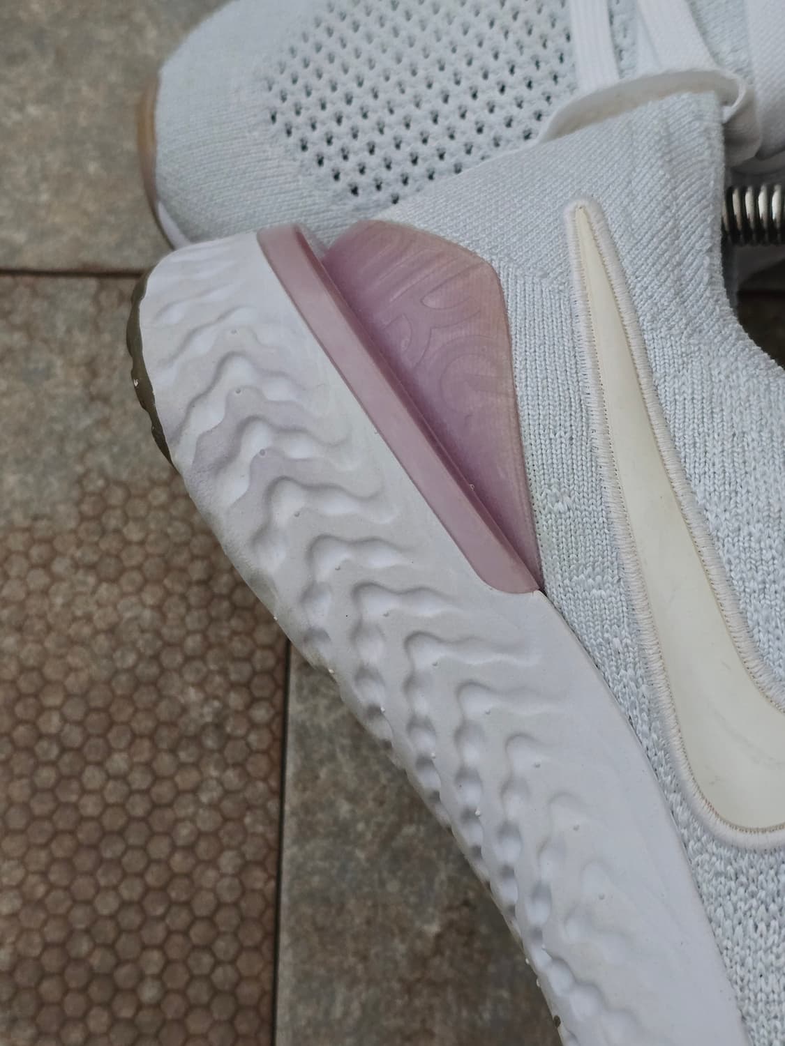 (235)나이키 에픽 리액트 플라이니트 2  상품이미지5