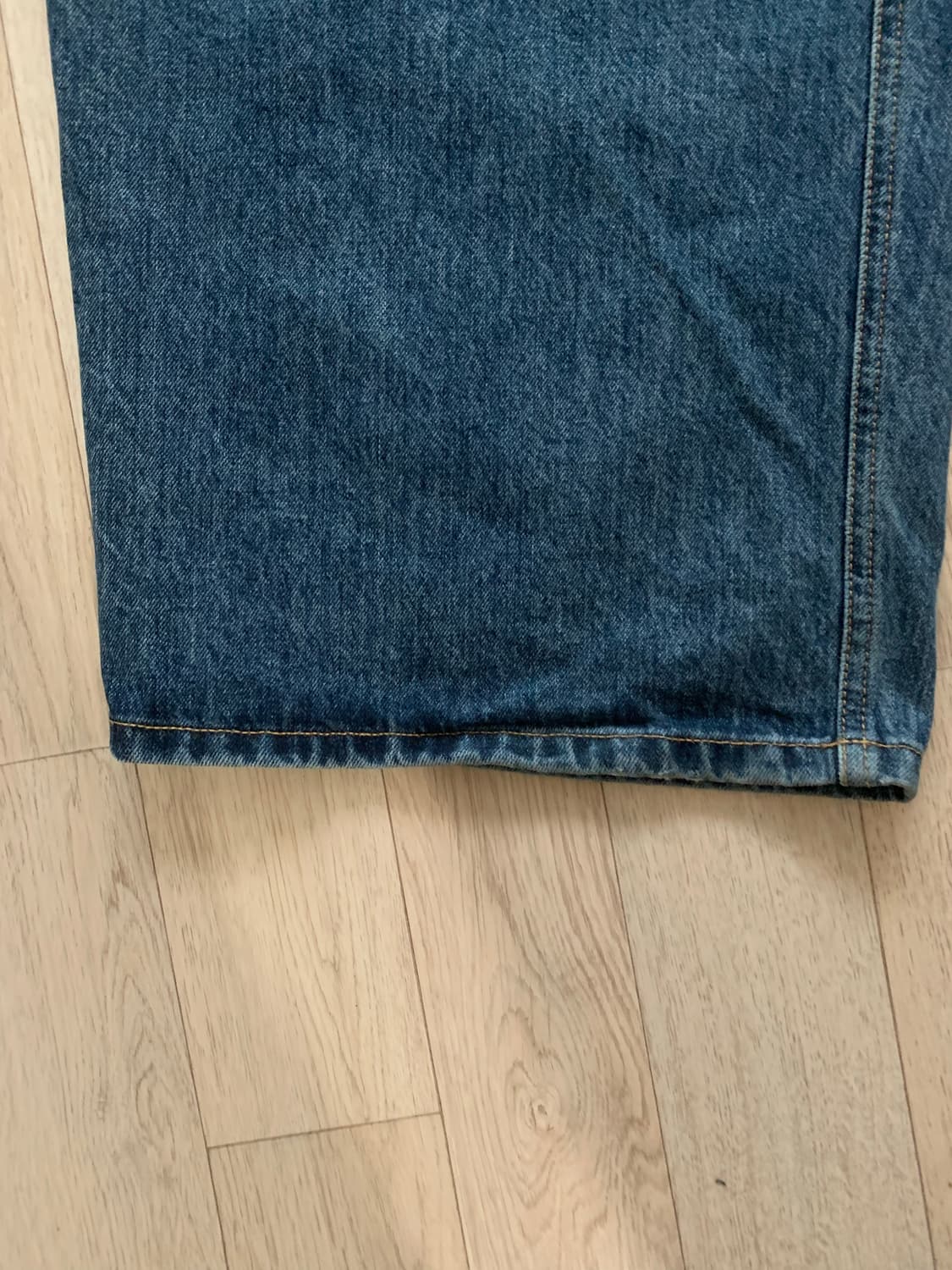 [L] 해칭룸 와이드 커브 진 워시드 블루 상품이미지4