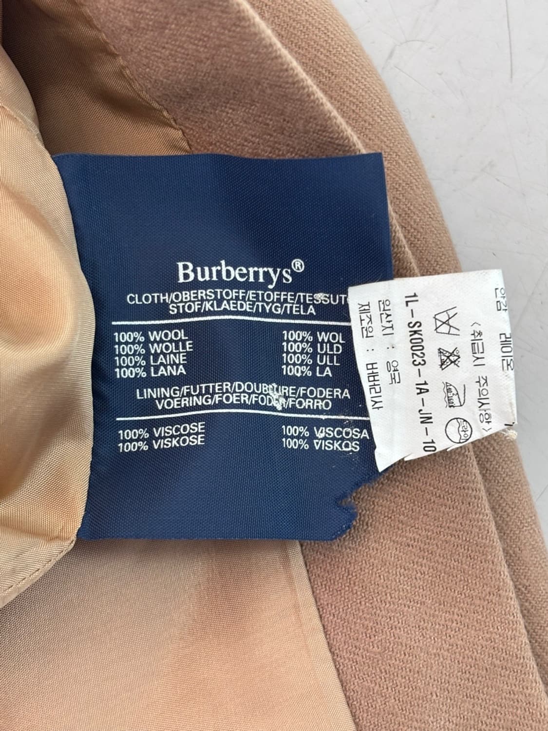 Vintage Burberry Wool Skirt 상품이미지7