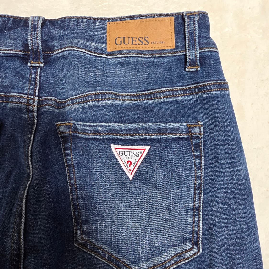 (29)게스 크롭 스키니 데님 팬츠 상품이미지4