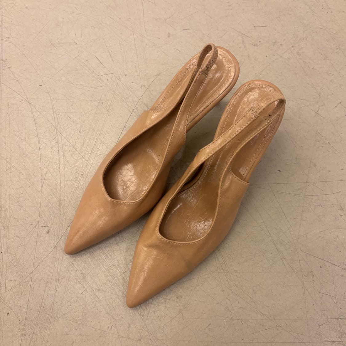 빈티지 베이지 슬링백 하이힐 상품이미지1