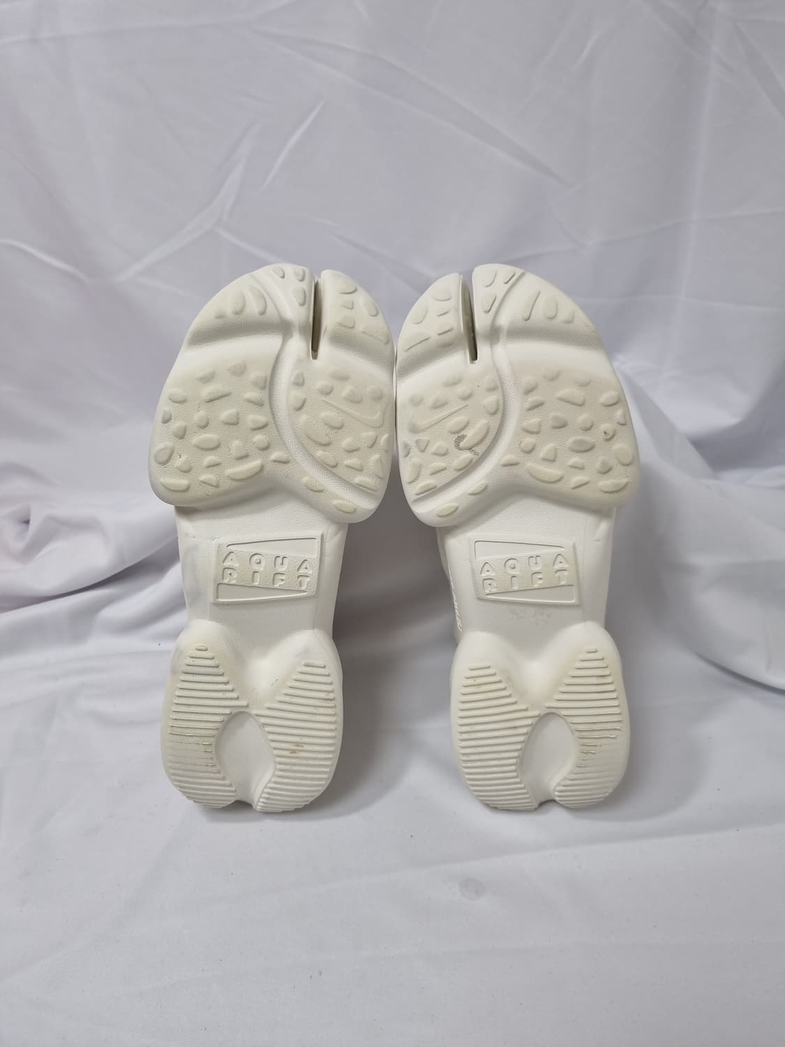 250 나이키 아쿠아 리프트 세일 샌들 화이트 스니커즈 상품이미지5