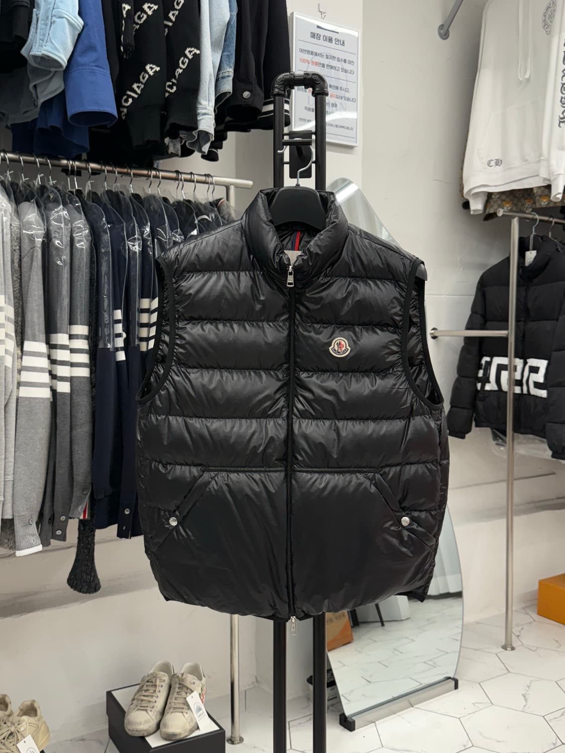 [4] 몽클레어 아우베 유광 조끼패딩 상품이미지1