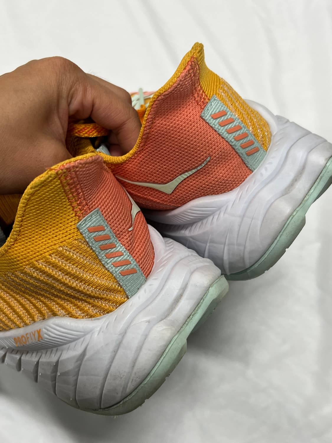 (260) 호카 카본 X 3 라디언트 옐로우 상품이미지3