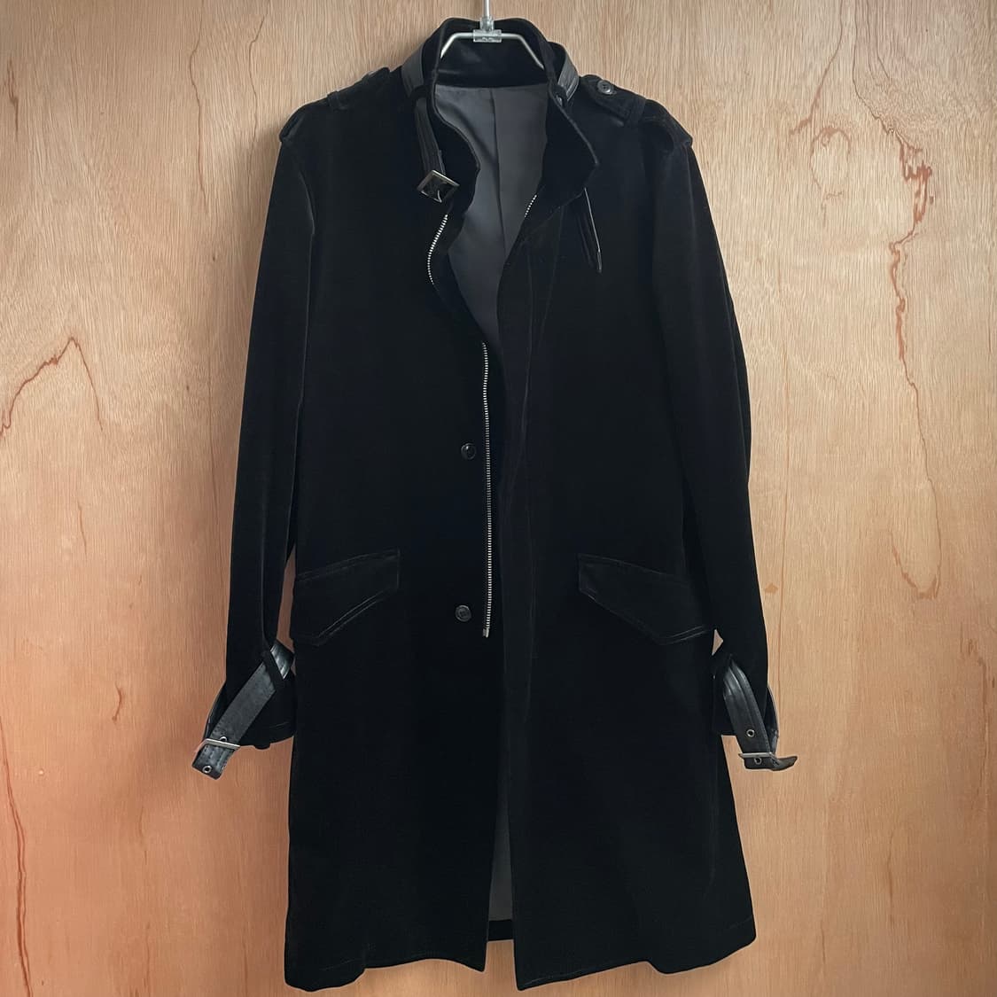 토네이도마트 벨벳 코트 상품이미지6