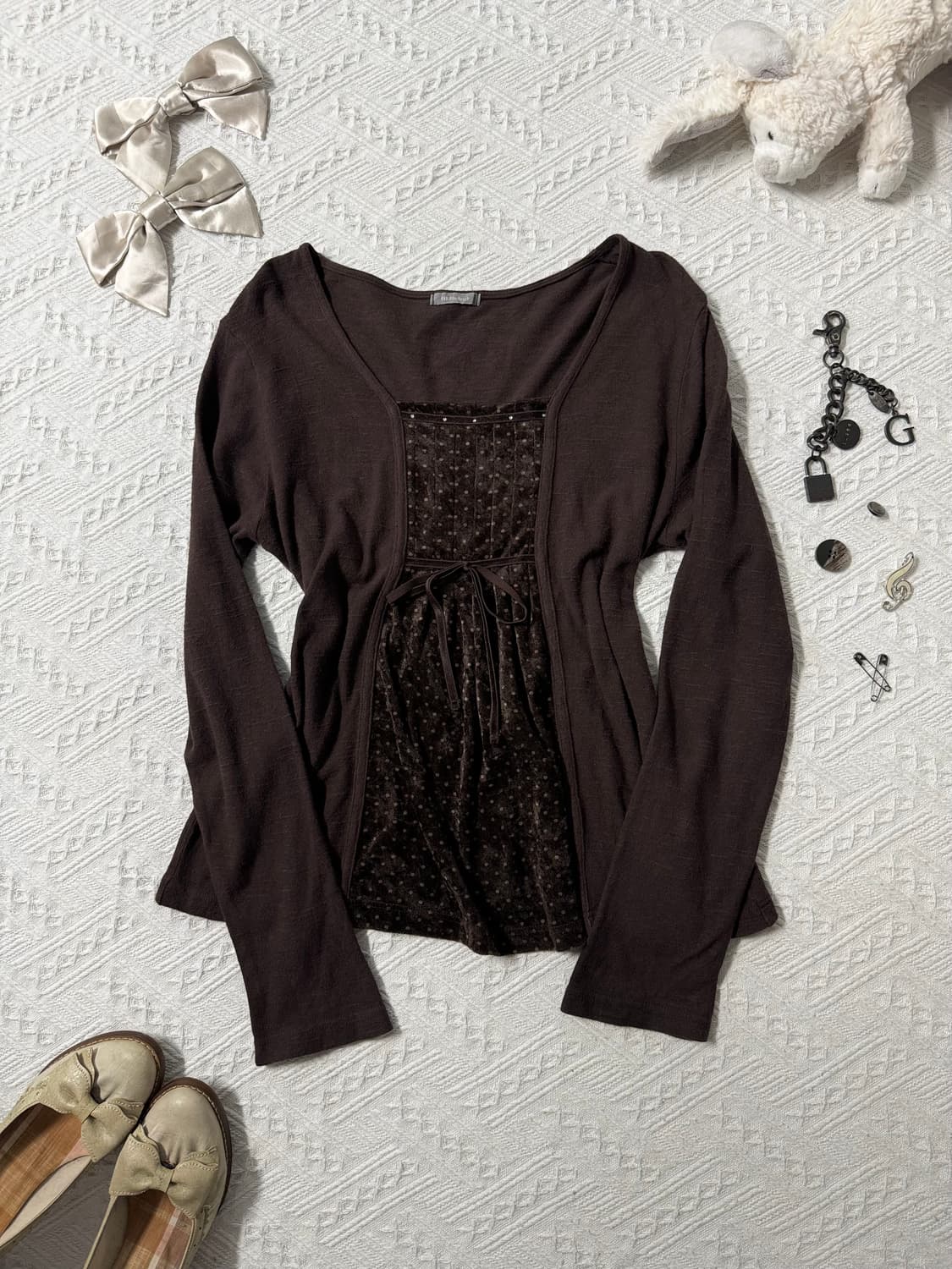 레이어드 벨벳 큐빅 디테일 탑 상품이미지1