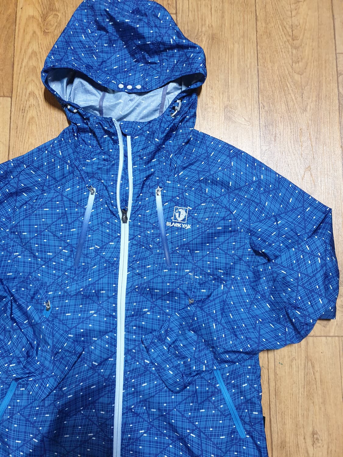 1128 블랙야크 아웃도어 바람막이 95 사이즈입니다 상품이미지3