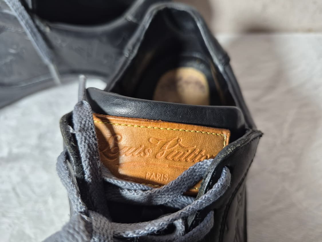 루이비통 엠보싱 블랙 스니커즈 (25]~255) 상품이미지9