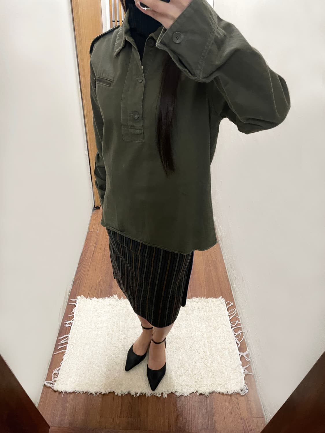 디젤 코튼 긴팔 셔츠 집업 포켓 어깨 견장 소매 로고 프린팅 디테일 카키 상품이미지1