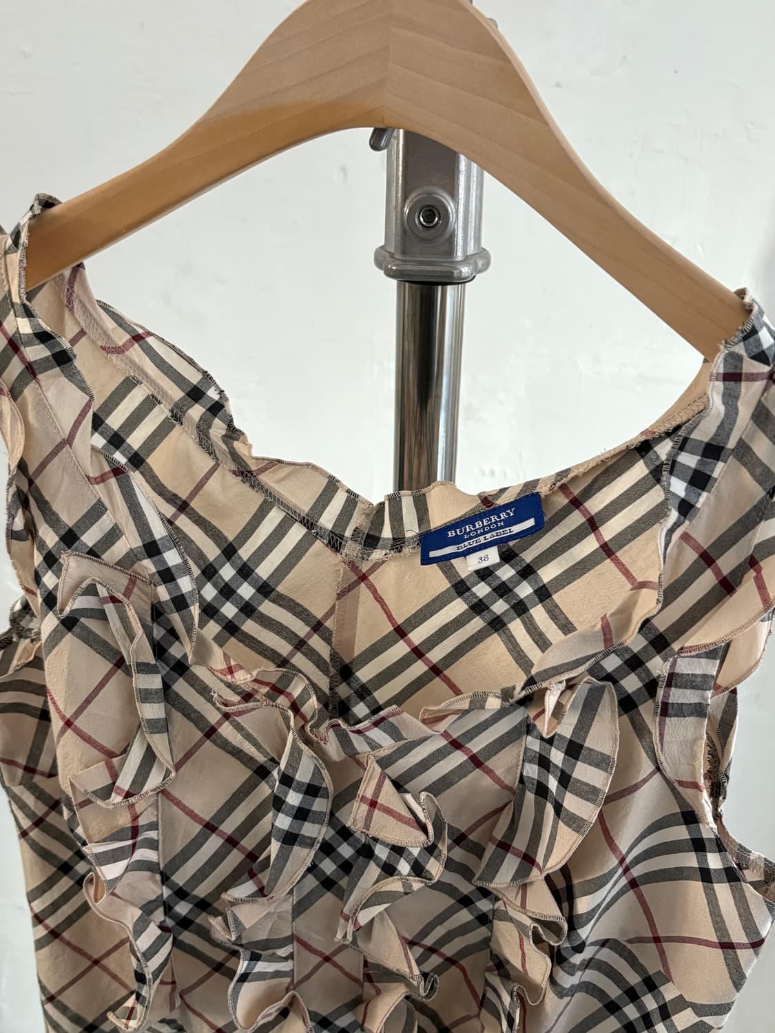 Burberry 버버리 블루라벨 노바체크 셔링 슬리브리스 탑 상품이미지3