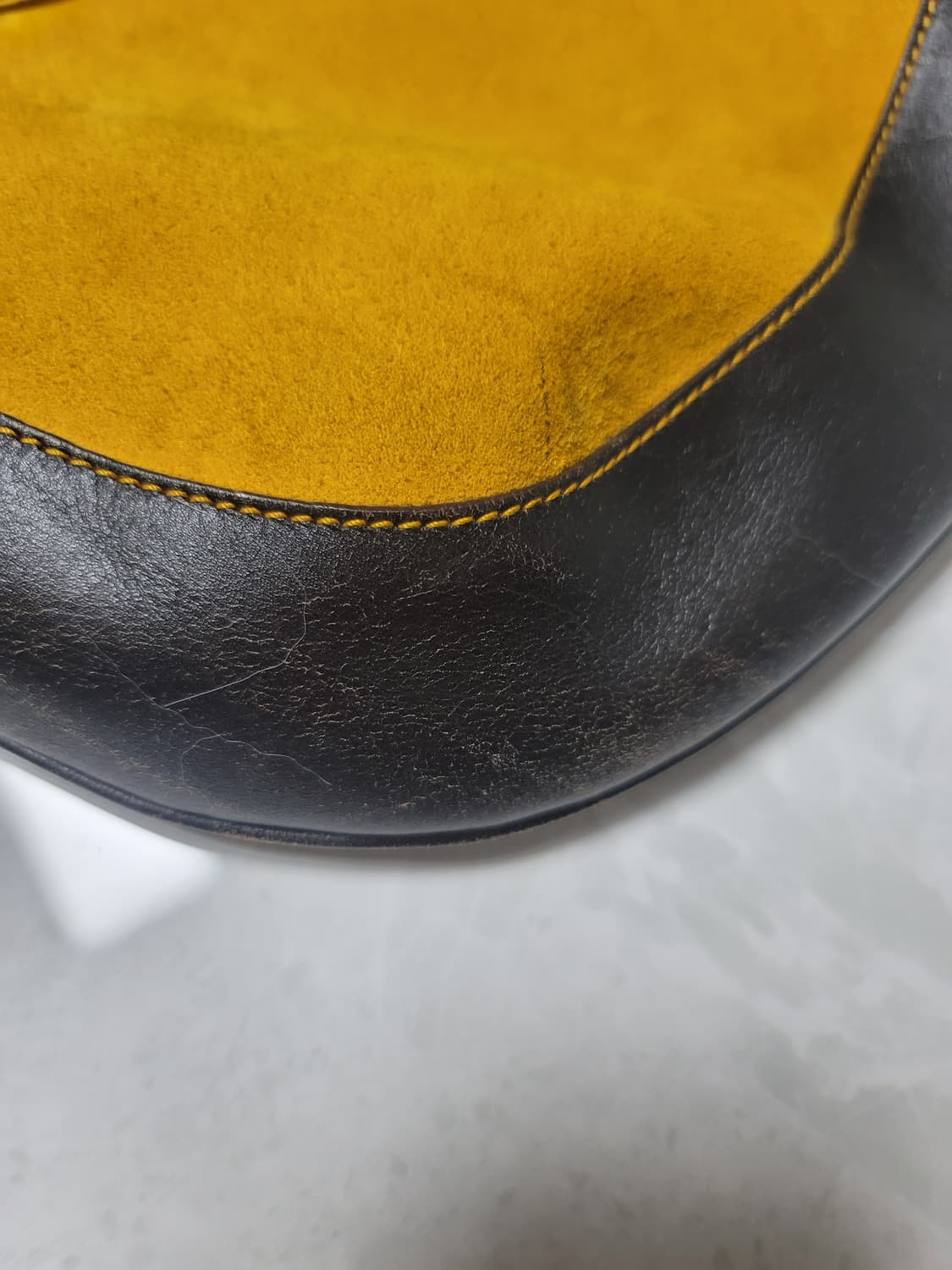 발리 여성 스웨이드+가죽 토트백 상태굿

 상품이미지6