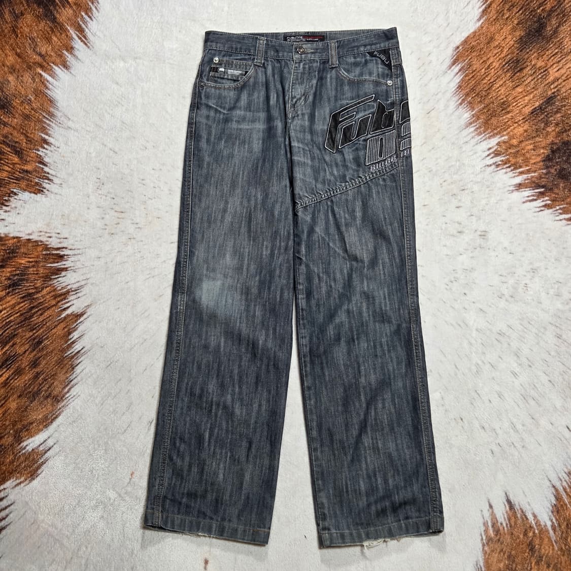 후부 빅로고 그레이 워싱 데님팬츠 상품이미지1