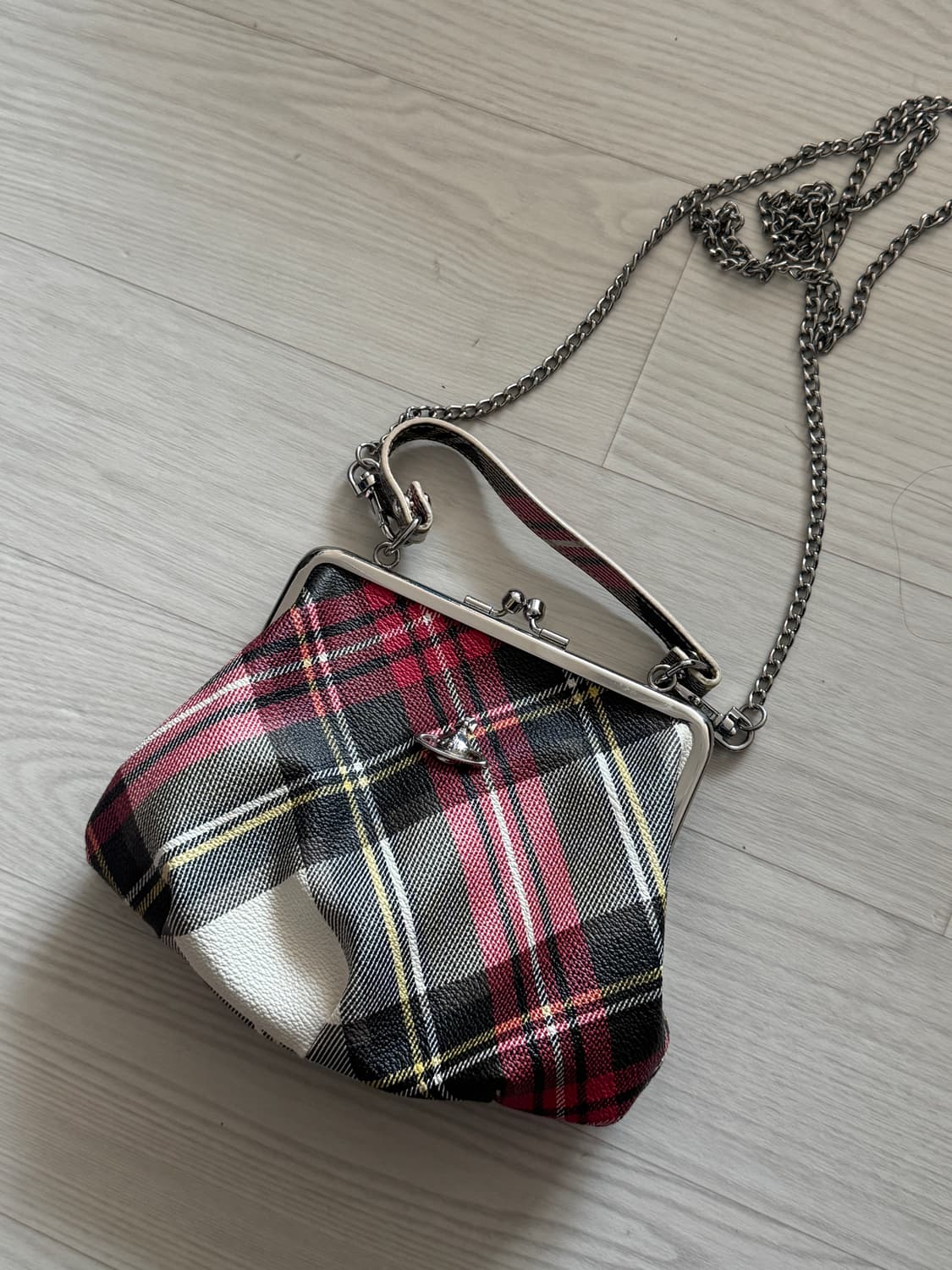 비비안웨스트우드 핑크 타탄체크 체인크로스 상품이미지1