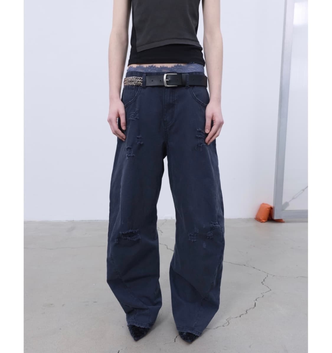 엘씨디씨 DISTRESSED CURVED PANTS 상품이미지1