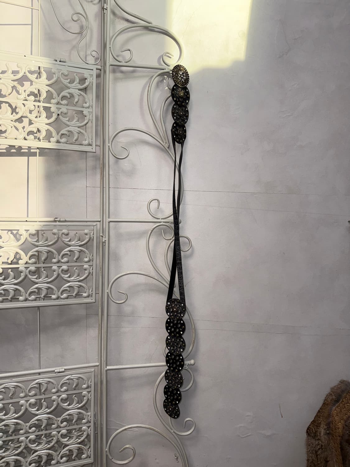 Black python stud twist disc buckle belt 상품이미지3