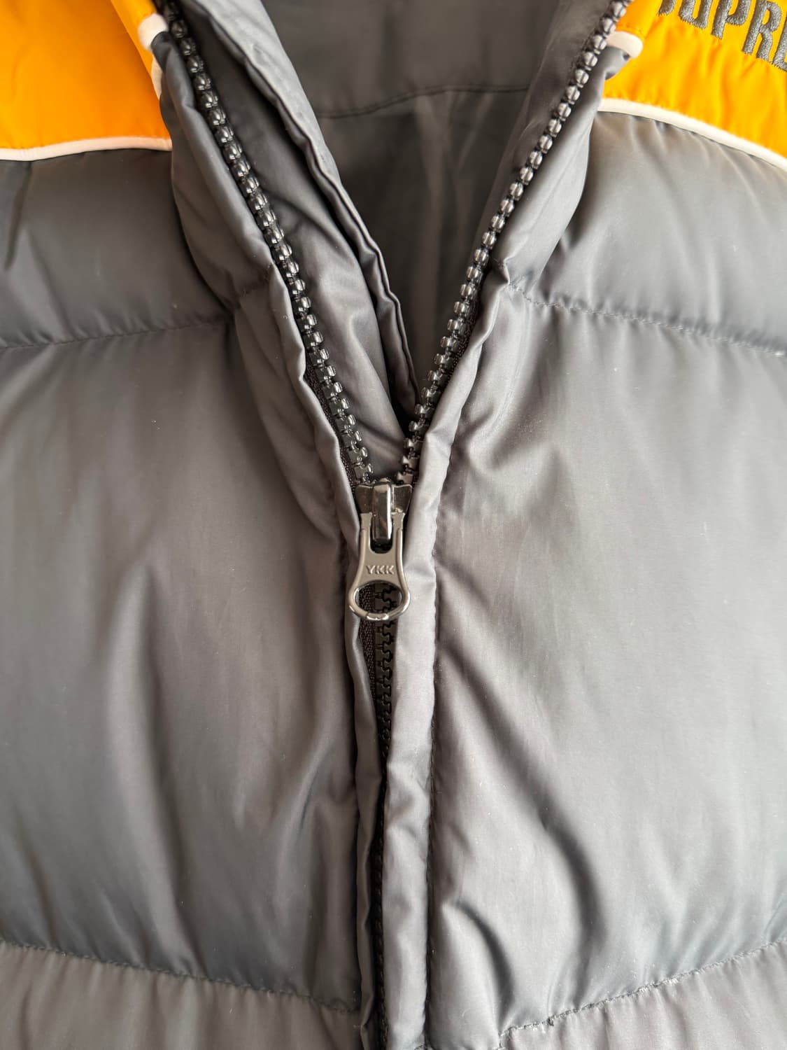 슈프림 [민트급.정품] 패딩 (시세 60만) 자수 로고 블랙 L(105) 상품이미지8