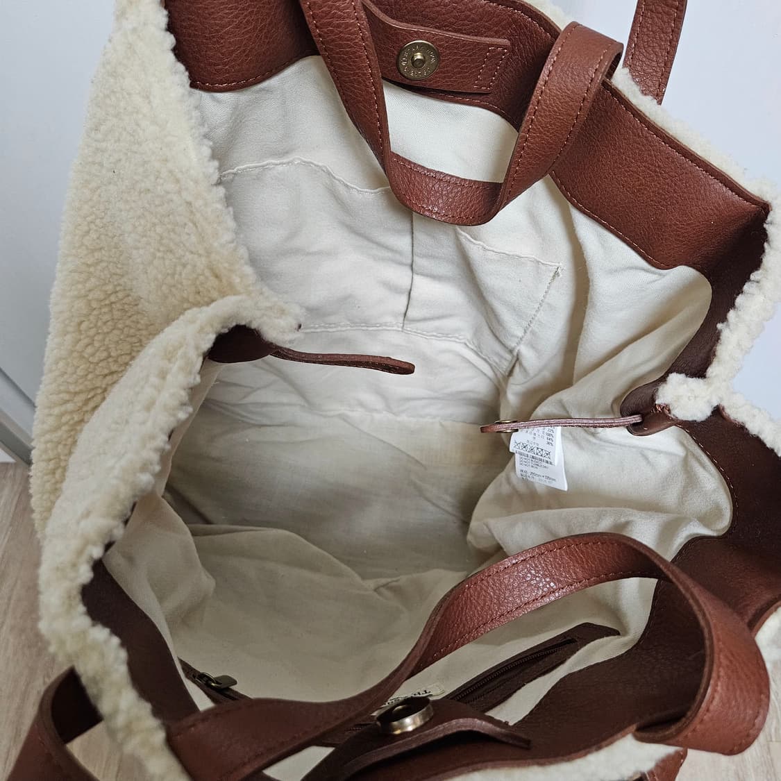 써스데이아일랜드 양털 숄더백  모리걸 가방 희귀 상품이미지7