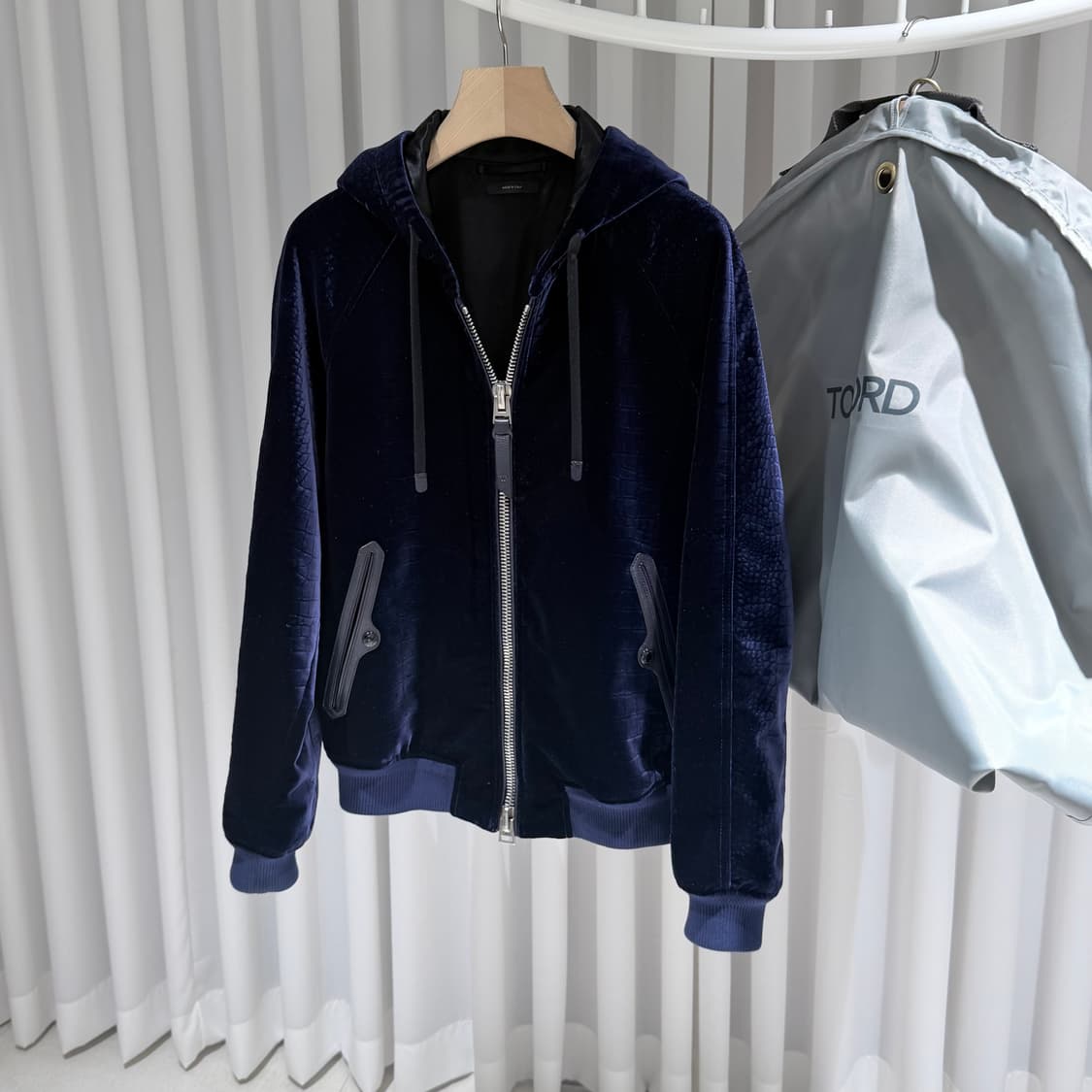 (A+/54) / 톰포드 벨벳 드로스트링 후드 집업 상품이미지2