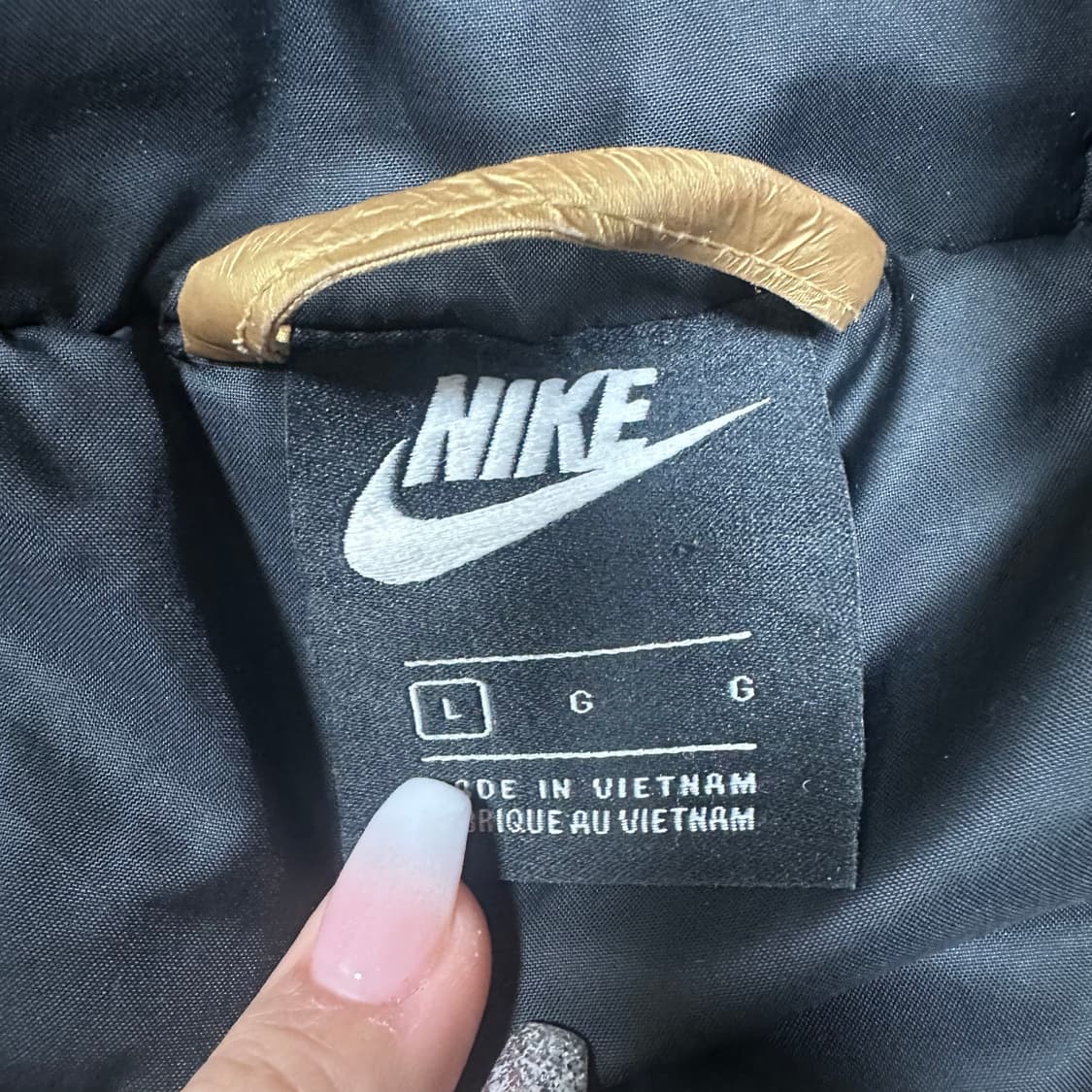 ✨ (바배) 나이키 골드 누빔 바람막이 상품이미지3