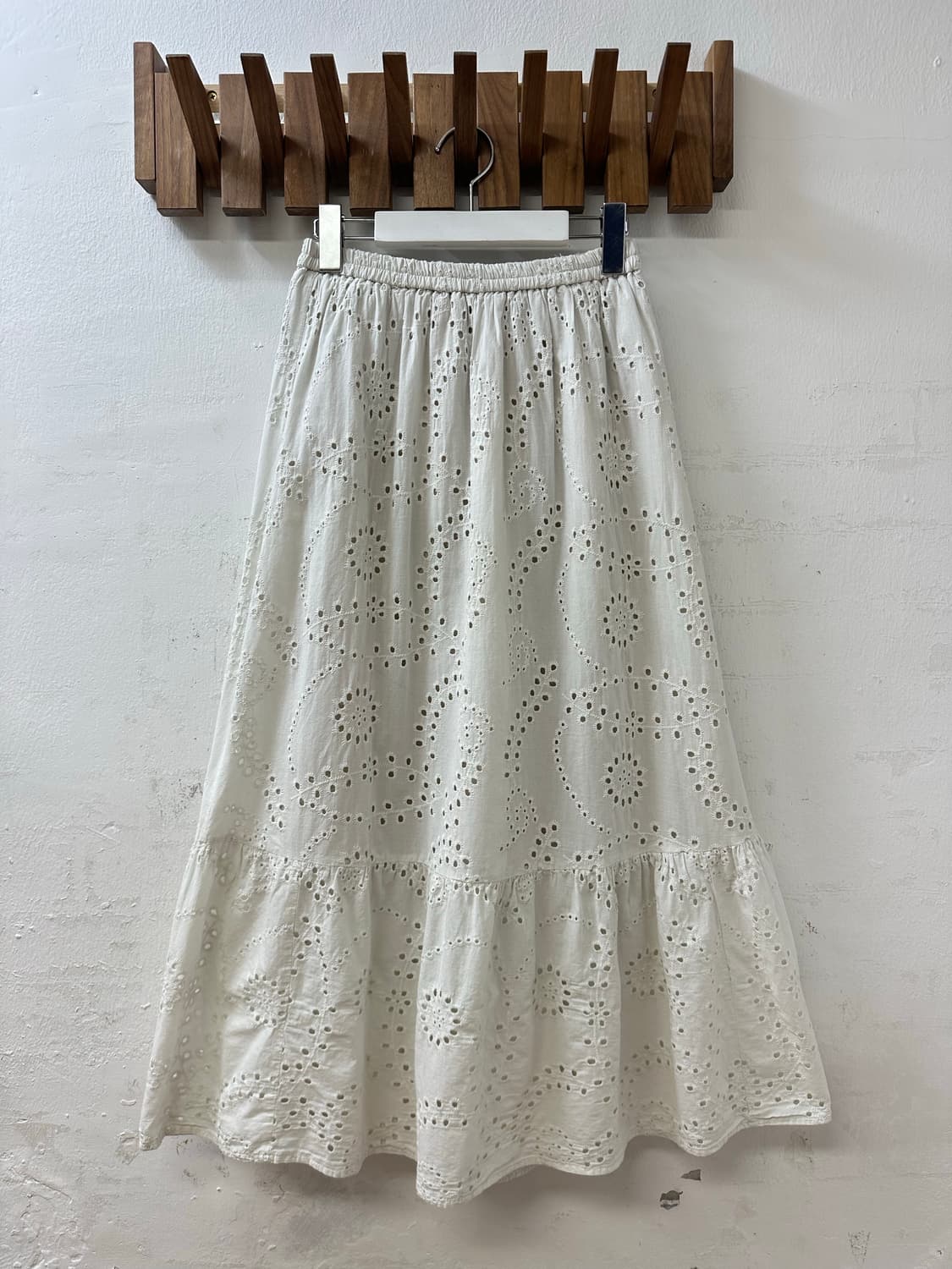 일본빈티지 펀칭 아일렛 플라워 자수 티어드 밴딩 롱 스커트 상품이미지1
