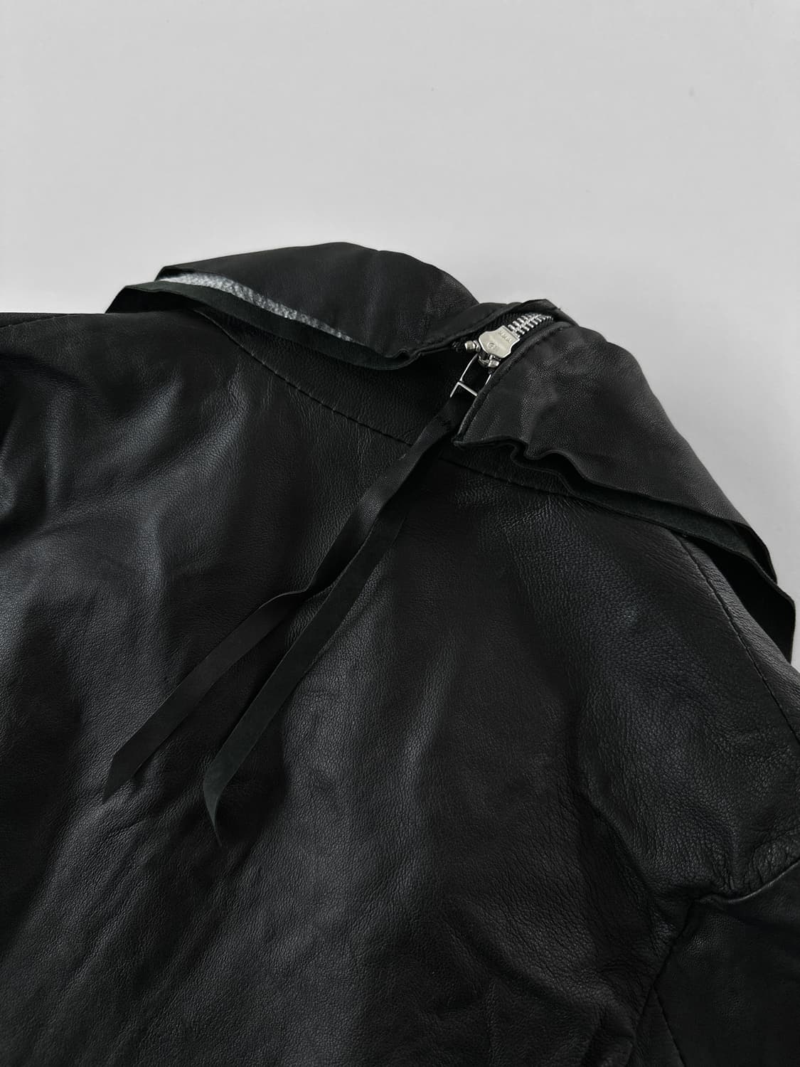 에캄 비대칭 램스킨 레더 자켓 상품이미지8