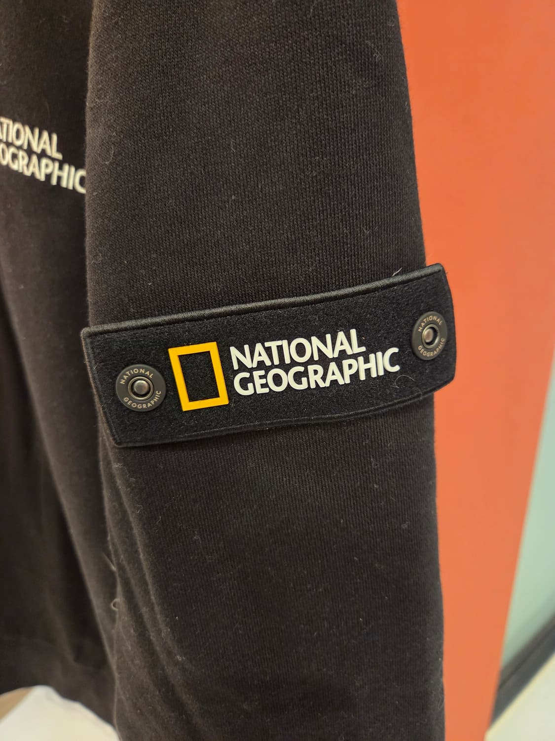 내셔널지오그래픽 맨투맨 기모티 상품이미지3