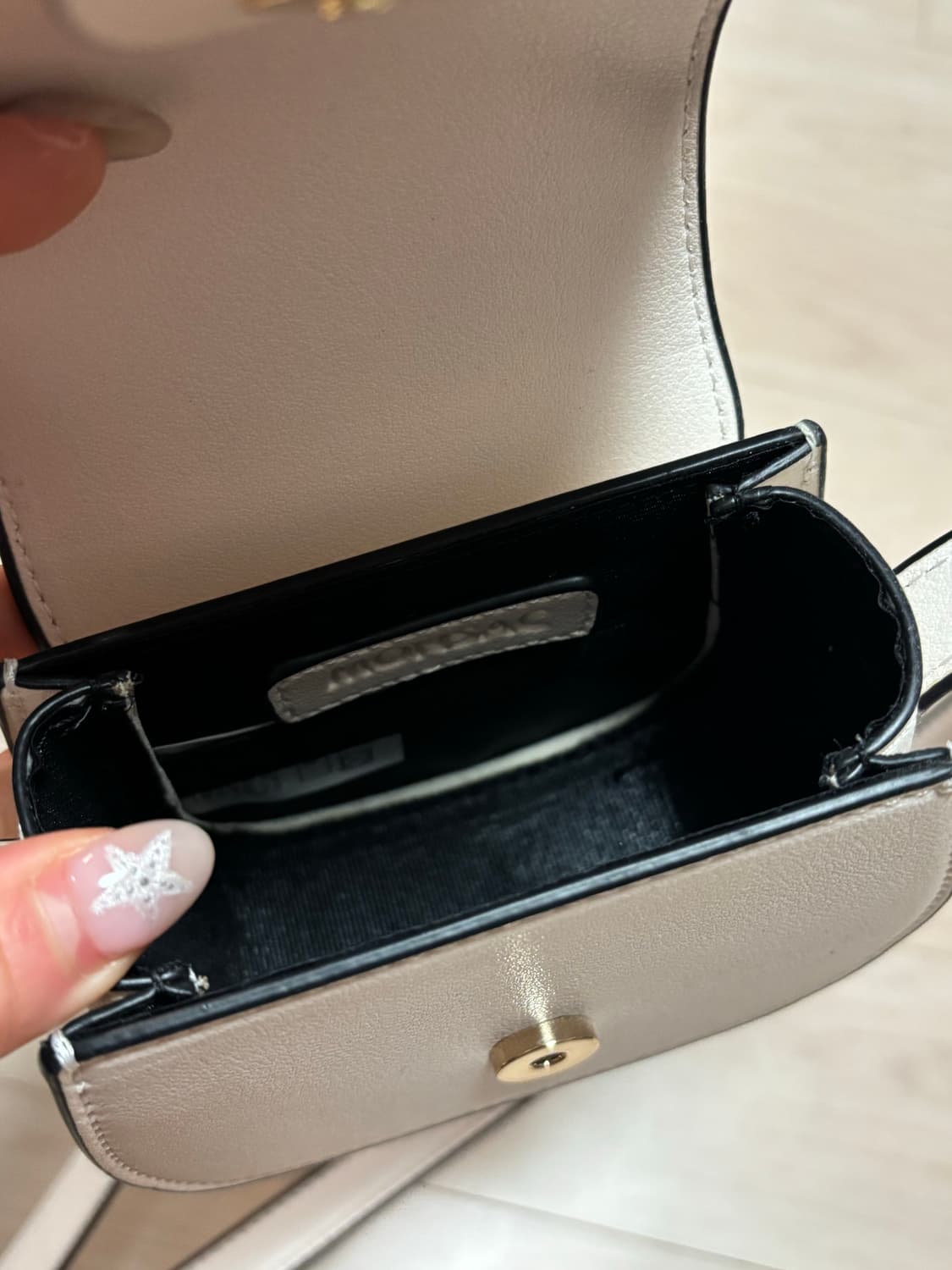 몽삭 레디 마이크로 미니백 아이보리 상품이미지4